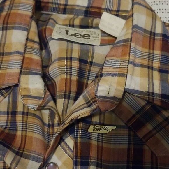 Button down shirts - Picture 4 of 6